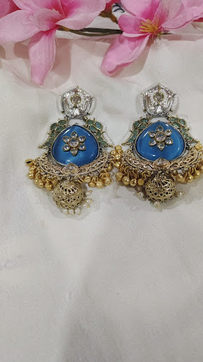 Kundan and Enamel Jhumka Earrings