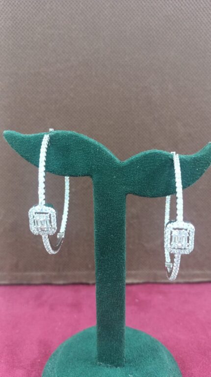 Royal Spark Earrings – Elegance with a Regal Touch