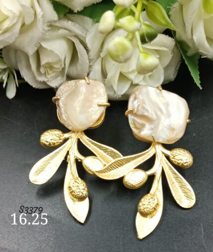 Majestic Sparkle Danglers – A Touch of Timeless Luxury